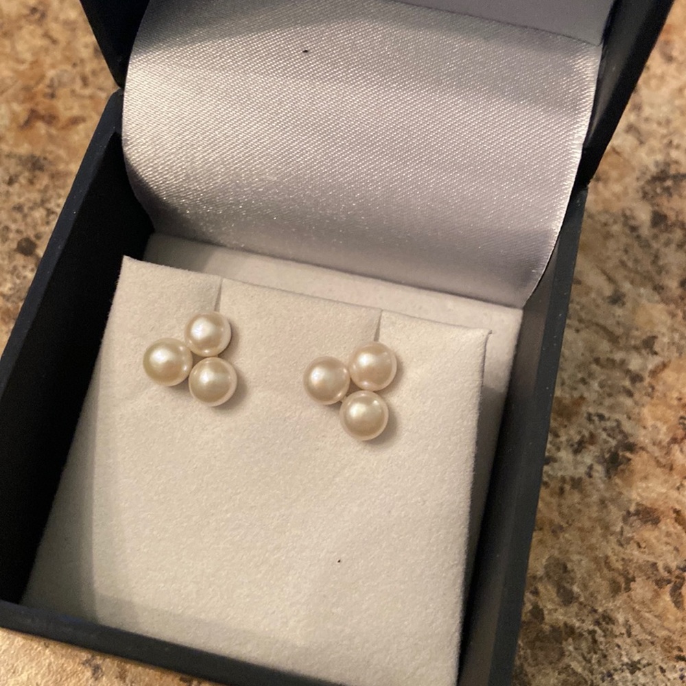 5-6mm White Freshwater cultured Pearls